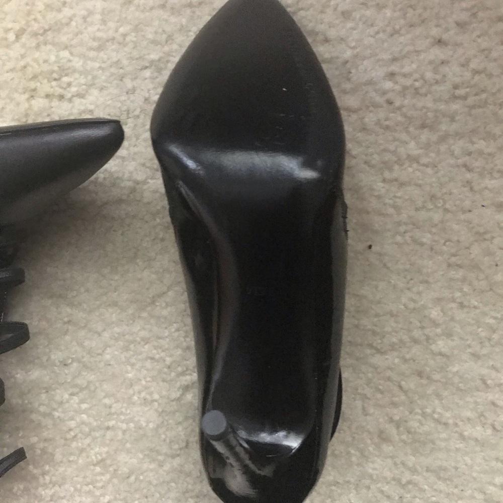 black strappy Kenneth Cole heels - Picture 3 of 4